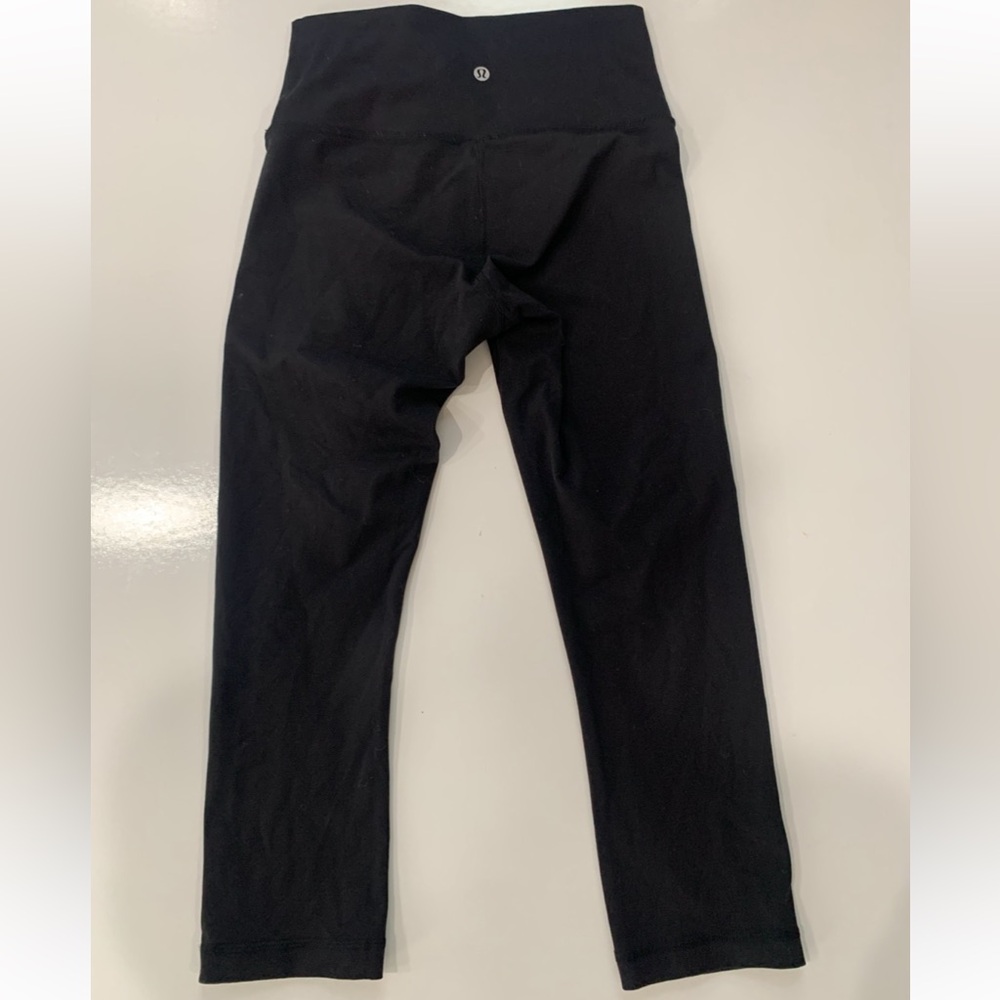 lululemon athletica womans Midnight Black calf 3/4Leggings size 6